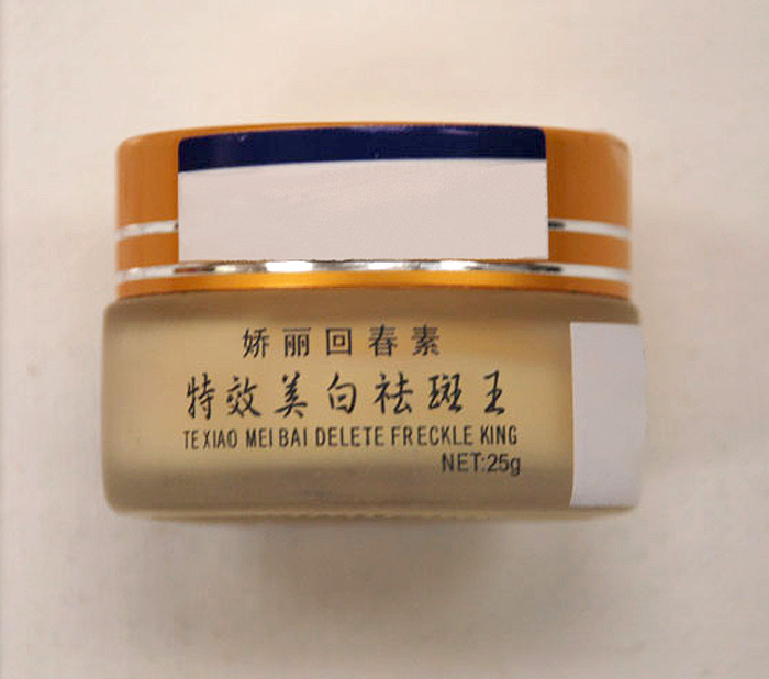 Members of the public are urged not to use a facial cream called TE XIAO MEI BAI DELETE FRECKLE KING as it contains a very high level of mercury.