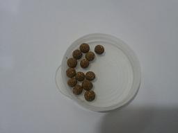 The Department of Health urgently advises members of the public, especially clients of registered Chinese medicine practitioner stationed in Lam Tin, Leung Yum, not to consume two unregistered proprietary Chinese medicines, respectively, a black-coloured pill named "Jin Kui Shen Qi Wan" and a brown-coloured pill with no name, particularly since the pills may contain undeclared poisons.