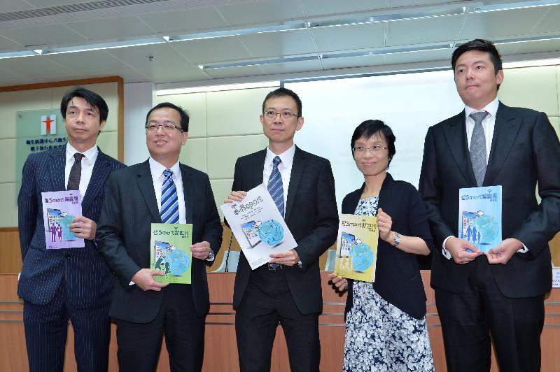 The Department of Health (DH) held a press conference today (July 8) to release the Report of the Advisory Group on Health Effects of Use of Internet and Electronic Screen Products. Photo shows (from left) representative of the College of Ophthalmologists of Hong Kong Dr Ko Tak-chuen; representative of the Hong Kong College of Orthopaedic Surgeons Dr Lam Chor-yin; the Consultant Community Medicine (Student Health Service) of the DH, Dr Thomas Chung; representative of the Hong Kong College of Paediatricians Dr Anita Tsang; and representative of the Hong Kong College of Psychiatrists Dr Ronnie Pao at the press conference.
