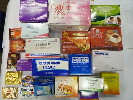 行動中檢獲的部份未經註冊藥劑製品。