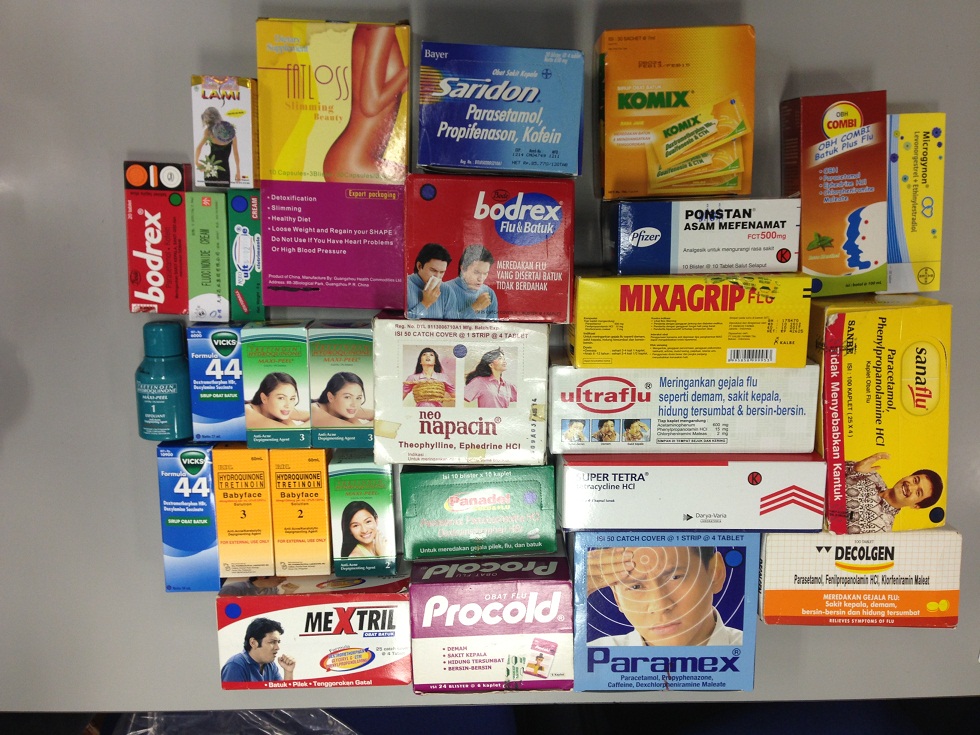 Suspected unregistered pharmaceutical products seized from the retail shop in Sai Ying Pun.