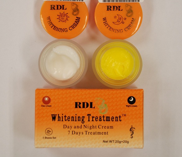 The Hospital Authority's laboratory test result on the sample of a cosmetic cream, RDL Whitening Treatment, today (October 18) showed that the level of mercury was 10.2 times the acceptable level. The Department of Health hence appealed to members of the public not to buy or use the product.